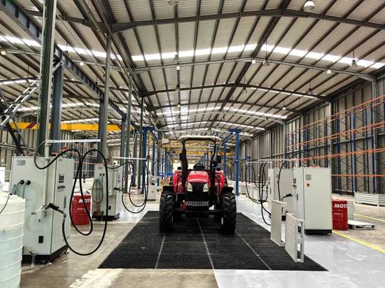 奮戰雙過半 中國一拖建造的剛果 布 首個拖拉機廠通過驗收